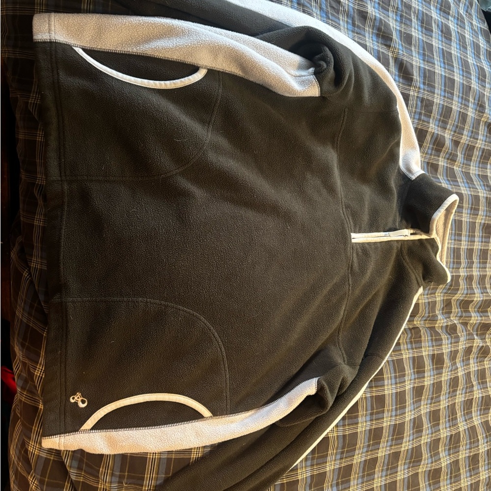Men's Black and Gray Zip Up Sweater